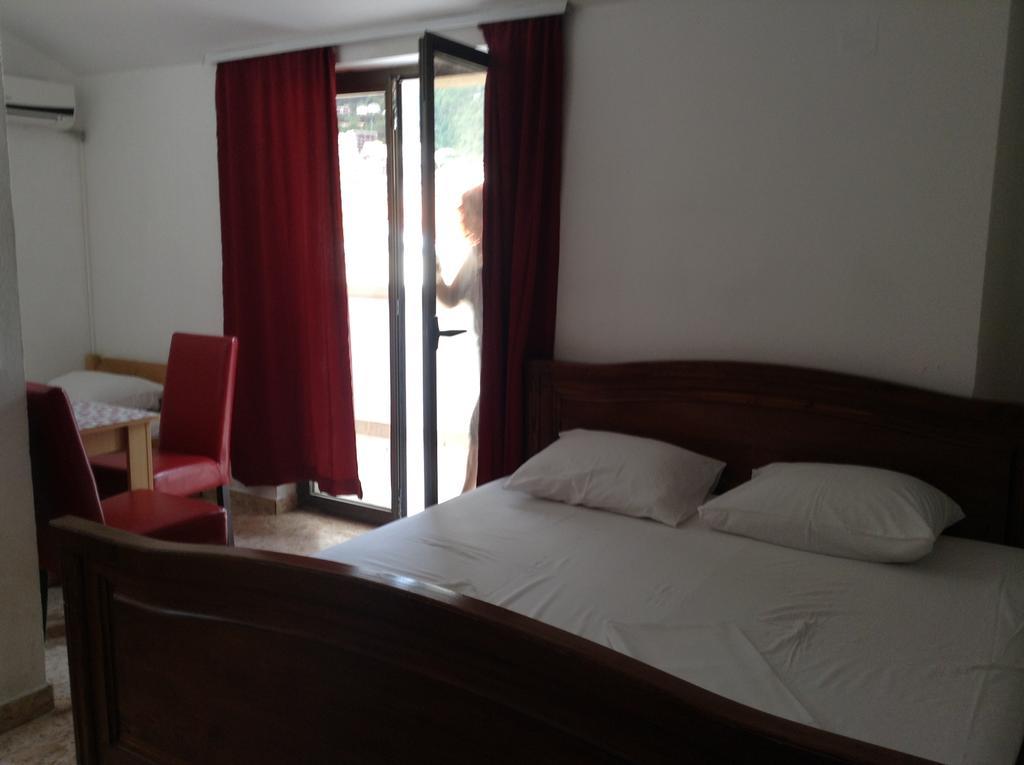 Kuca Tomovic Hotel Budva Ngoại thất bức ảnh