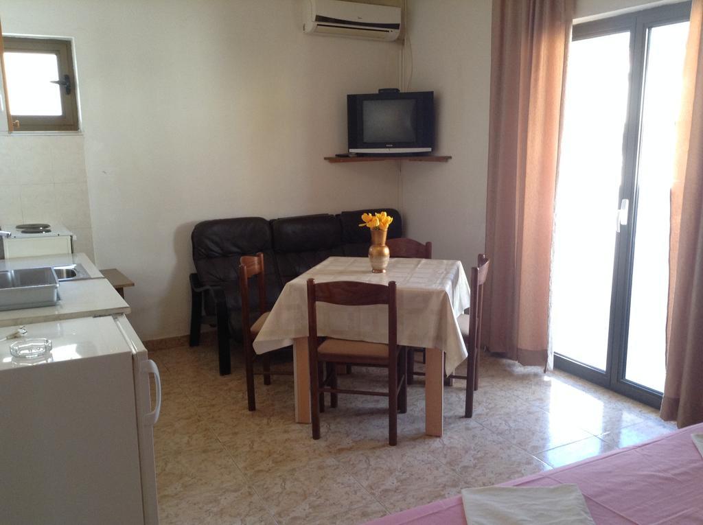 Kuca Tomovic Hotel Budva Ngoại thất bức ảnh